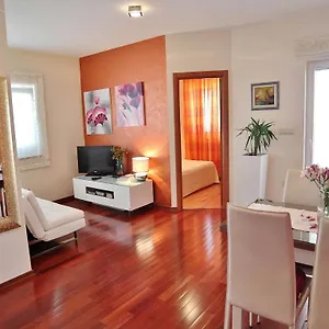 https://apartment-gaga-98.in-istria.net