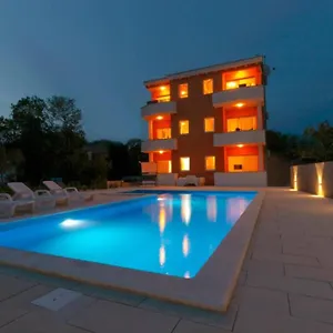 https://m-b-apartment-bibinje.hotelinzadar.com