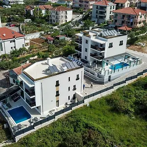 https://villa-21.splithotels.org